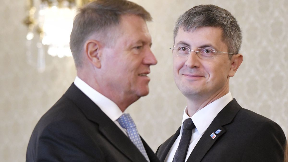 Cristoiu: „Klaus Iohannis a chemat USR PLUS la Cotroceni pentru a arăta acest partid îi spală picioarele cu limba”