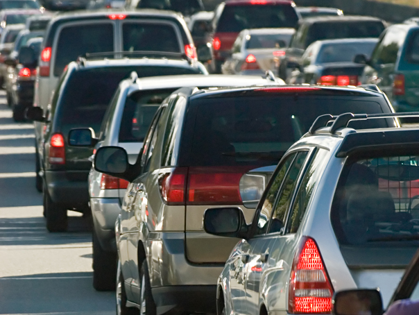 Decizia privind majorarea impozitului auto a fost suspendată la Galaţi. Prefectura a atacat-o în instanţă