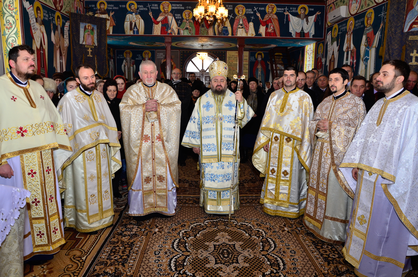 Episcopia Devei a donat spitalului judeţean echipamente medicale pentru bolnavii de COVID-19