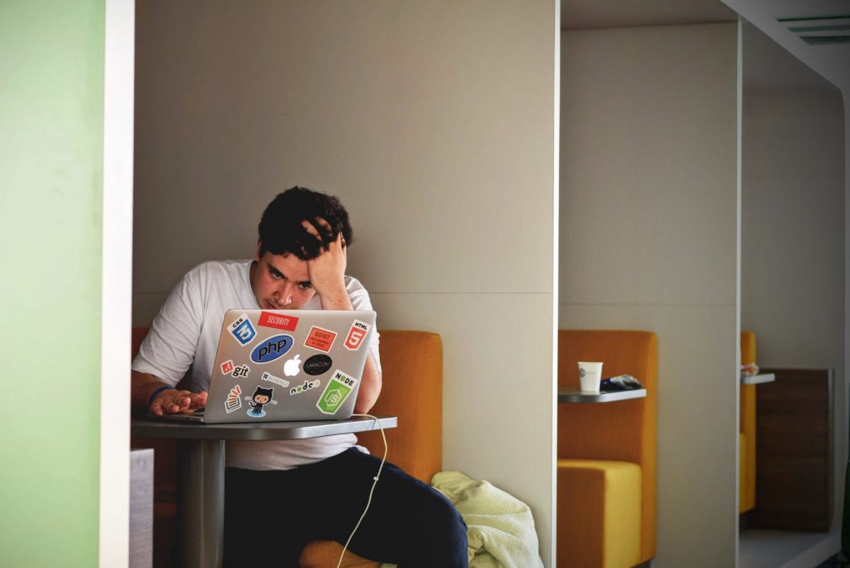 Parlamentul European cere o lege care să le permită angajaților care lucrează online să se deconecteze de la muncă în afara programului de lucru fără să fie penalizați
