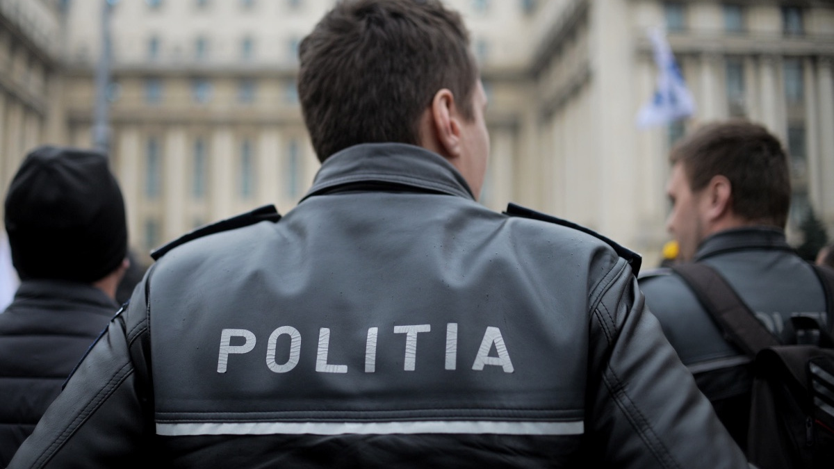 Poliţiştii, o nouă lovitură, nemulţumiţi de îngheţarea salariilor: „Vor refuza să mai verifice persoanele izolate/carantinate la domiciliu”