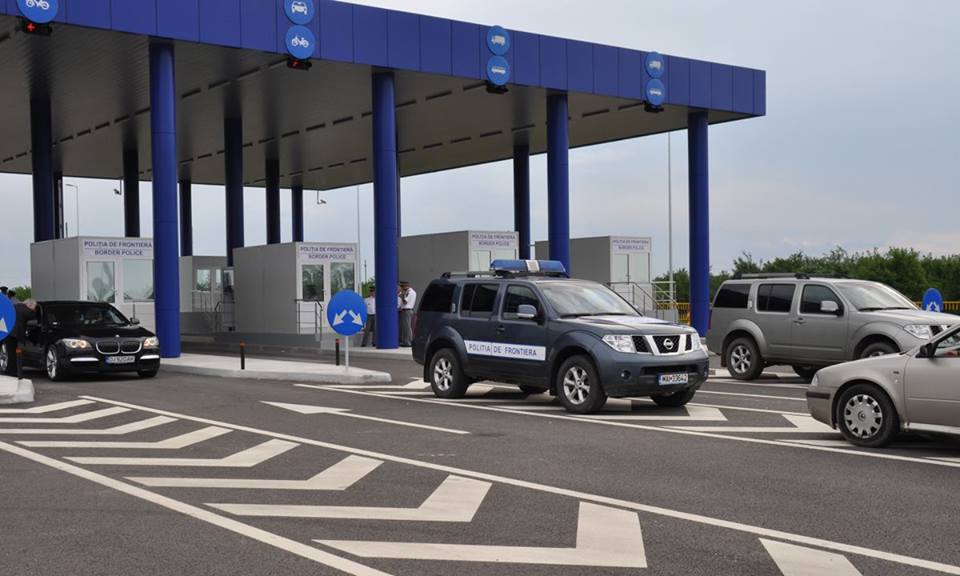 Produse de parfumerie cu o valoare de peste 233.000 lei, susceptibile a fi contrafăcute