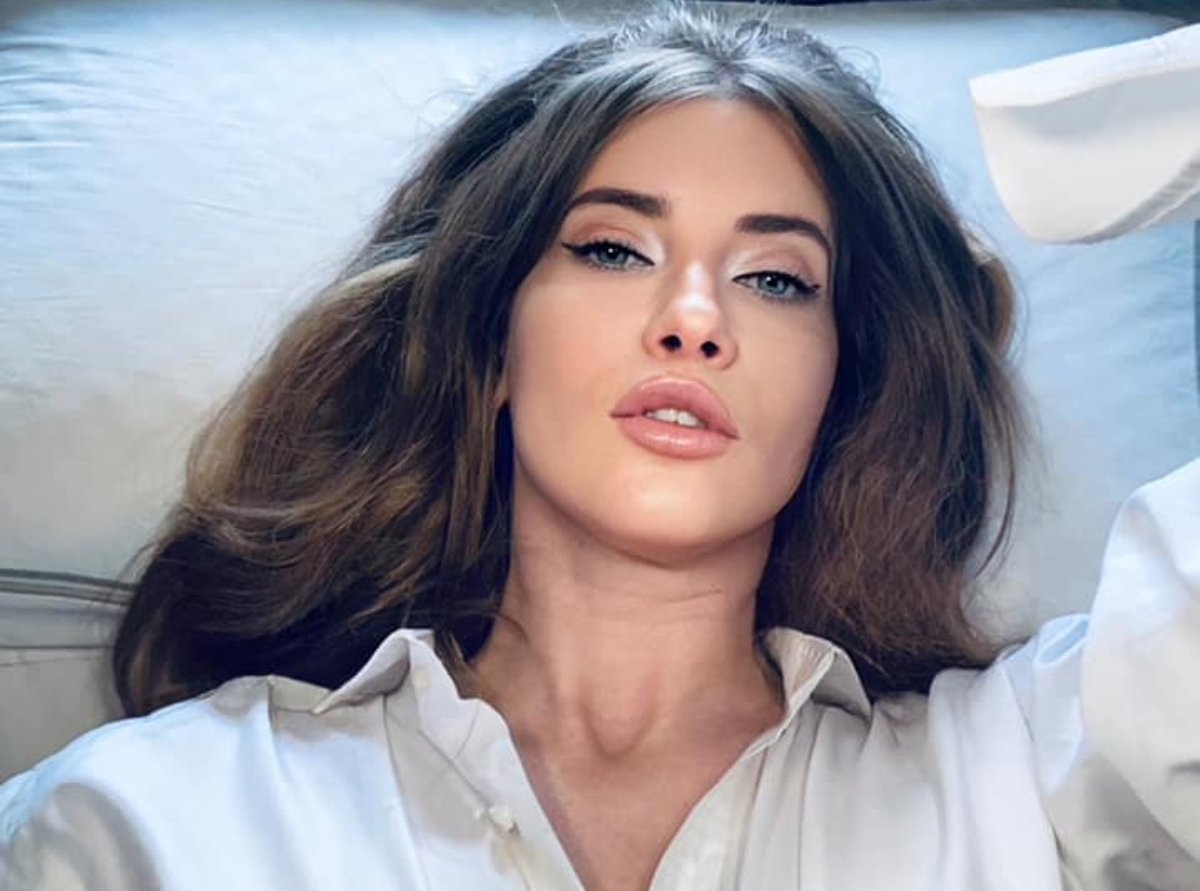 Scandal Uriaș în Showbiz. Ce Postări De-ale Adelinei Pestrițu A Publicat Iulia Albu Pe Contul Său De Facebook: Are O Criză De Nervi | Libertatea