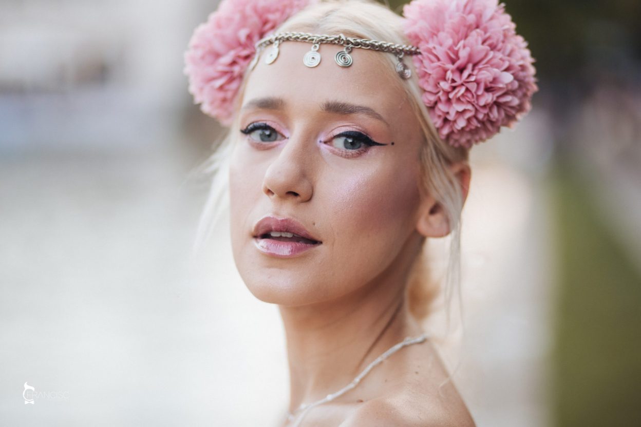 Sînziana Sooper a dezvăluit sexul copilului ei. Influencerița este plecată în Maldive cu Ioana Grama și Sânziana Negru