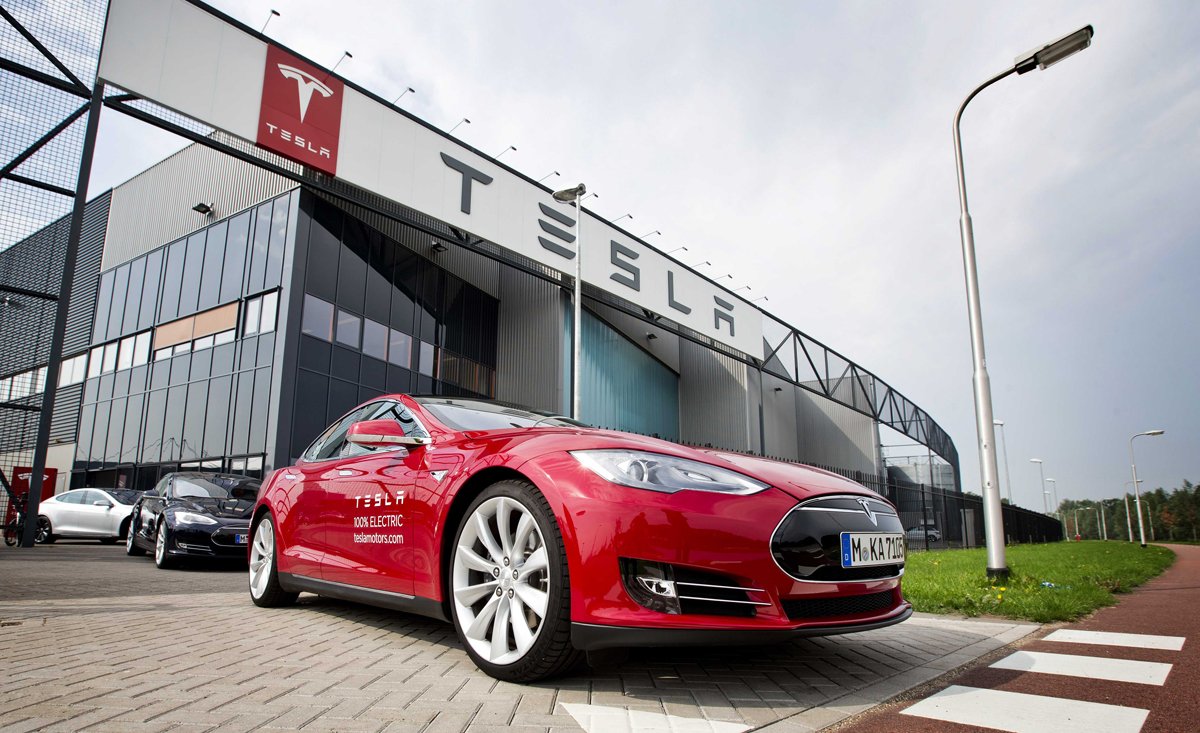 Tesla A Depășit Facebook La Bursă. Acținuile Tesla în Creștere