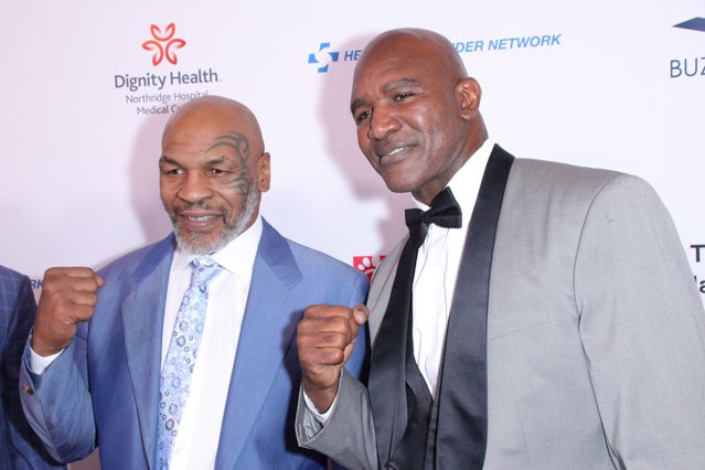Tyson versus Holyfield. Cei doi pugilişti sunt foarte aproape de o nouă confruntare în ring