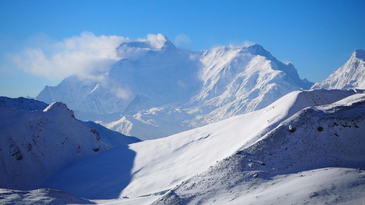 Aproximativ 150 de morți, după ce un ghețar din Himalaya s-a prăbușit