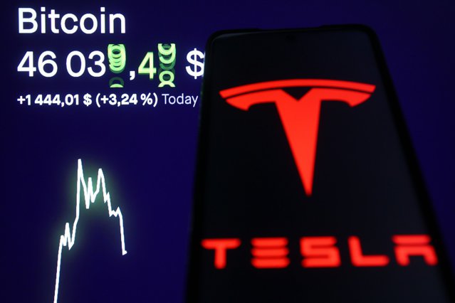 Bitcoin urcă la un nou maxim istoric, după investiţia Tesla