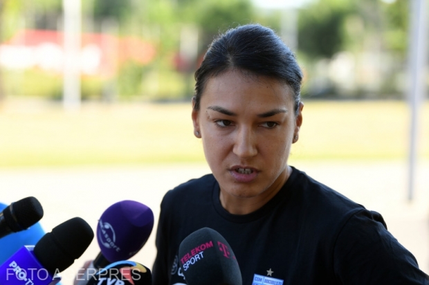 Căpitanul naționalei de handbal feminin, Cristina Neagu: Trebuie să fim atenți, avem o șansă enormă să ne calificăm la Jocurile Olimpice de la Tokyo | stiri.tvr.ro
