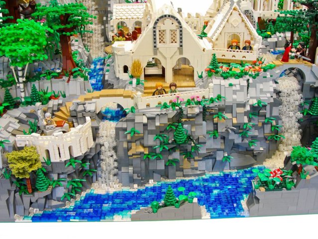 Cea mai mare construcţie lego din Guinness World Records are peste 150 de milioane de piese şi 191 de metri pătraţi