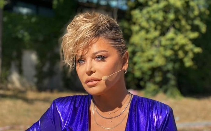 Cum Arată Loredana Groza în Costum De Baie La Aproape 51 De Ani. Artista și-a Surprins Fanii | Libertatea