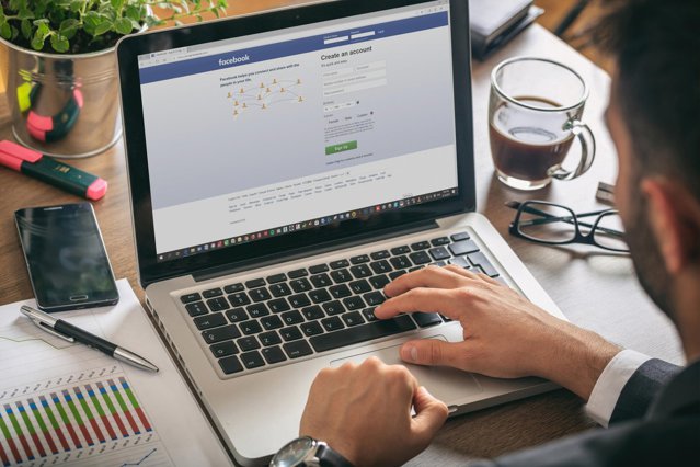 Cum ne comportăm pe Facebook? Sfaturi cheie pentru siguranţă în mediul online
