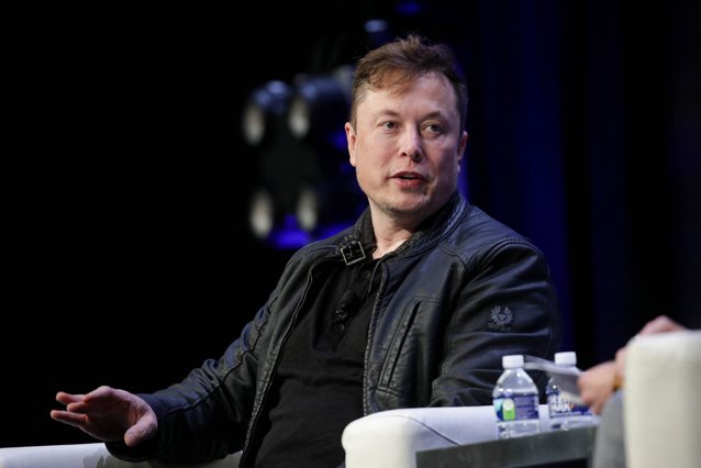 Elon Musk recunoaşte că preţurile bitcoin şi ethereum cam „ridicate”