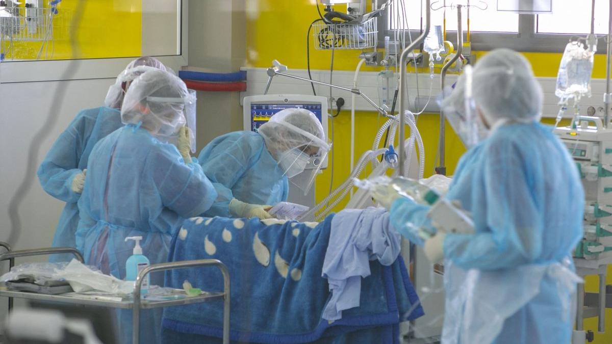 Fetiția din Vaslui, opărită cu borș moldovenesc, este în stare gravă la spital. A fost testată pentru COVID