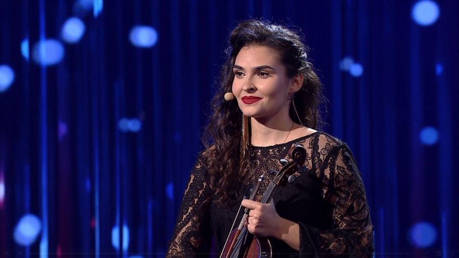 Florin Călinescu, profund impresionat de talentul Mariei Rădeanu. Juratul de la ” Românii au Talent” s-a ridicat în picioare și a aplaudat-o 