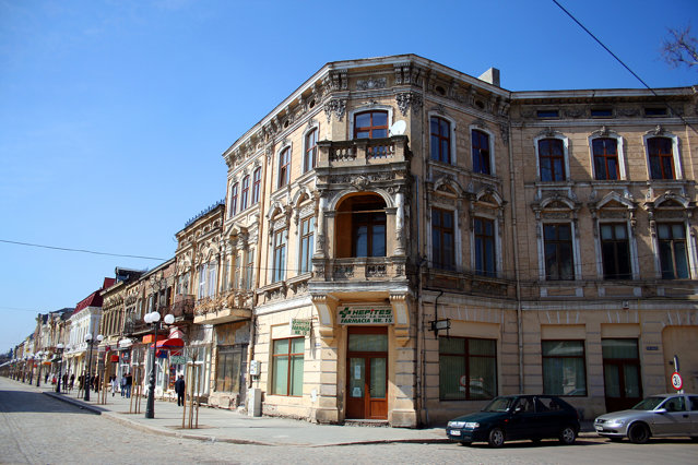 Impozite uriaşe pe clădirile lăsate în paragină într-un oraş din ţară