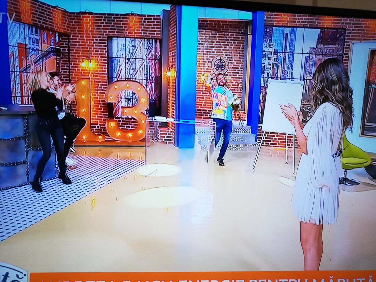Intrare spectaculoasă a lui Cătălin Măruță în platoul Pro TV: ”M-am întooooors, yes, yes, yes!” GALERIE FOTO