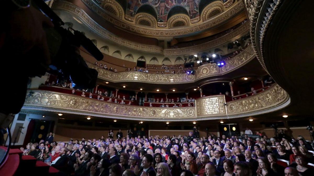 O mare actriţă a Teatrului Naţional, în stare gravă din cauza COVID-19