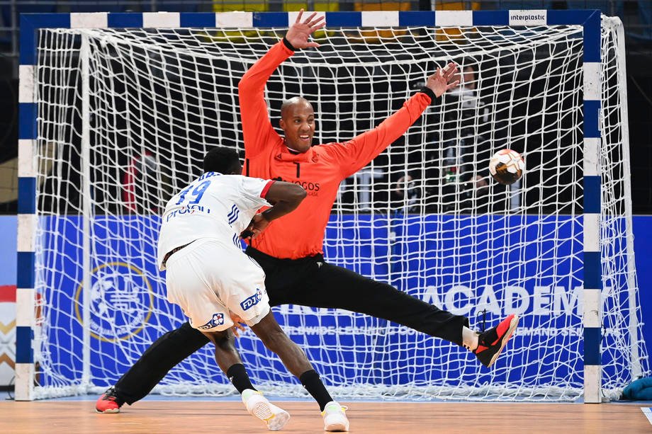 Portarul Naționalei De Handbal A Portugaliei, în Stare Critică, După Ce A Suferit Un Stop Cardio-respirator
