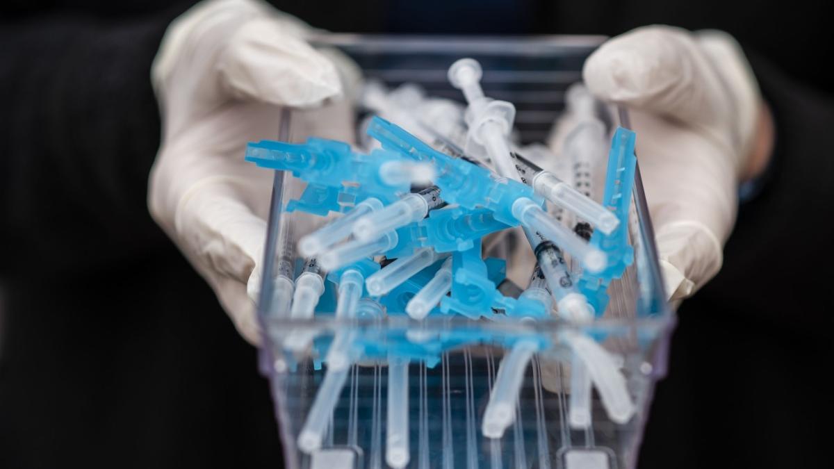 Povestea profesoarei din România care a făcut şapte vaccinuri pentru a putea călători