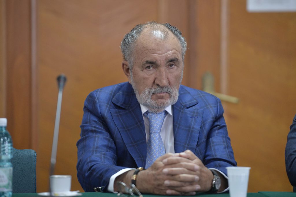 Reacția asistentei lui Ion Țiriac când un angajat i-a spus că nu ajunge la o întâlnire cu miliardarul. Ce cuvinte a auzit de la Țiriac a doua zi: „E uriaş ce mi-a spus”