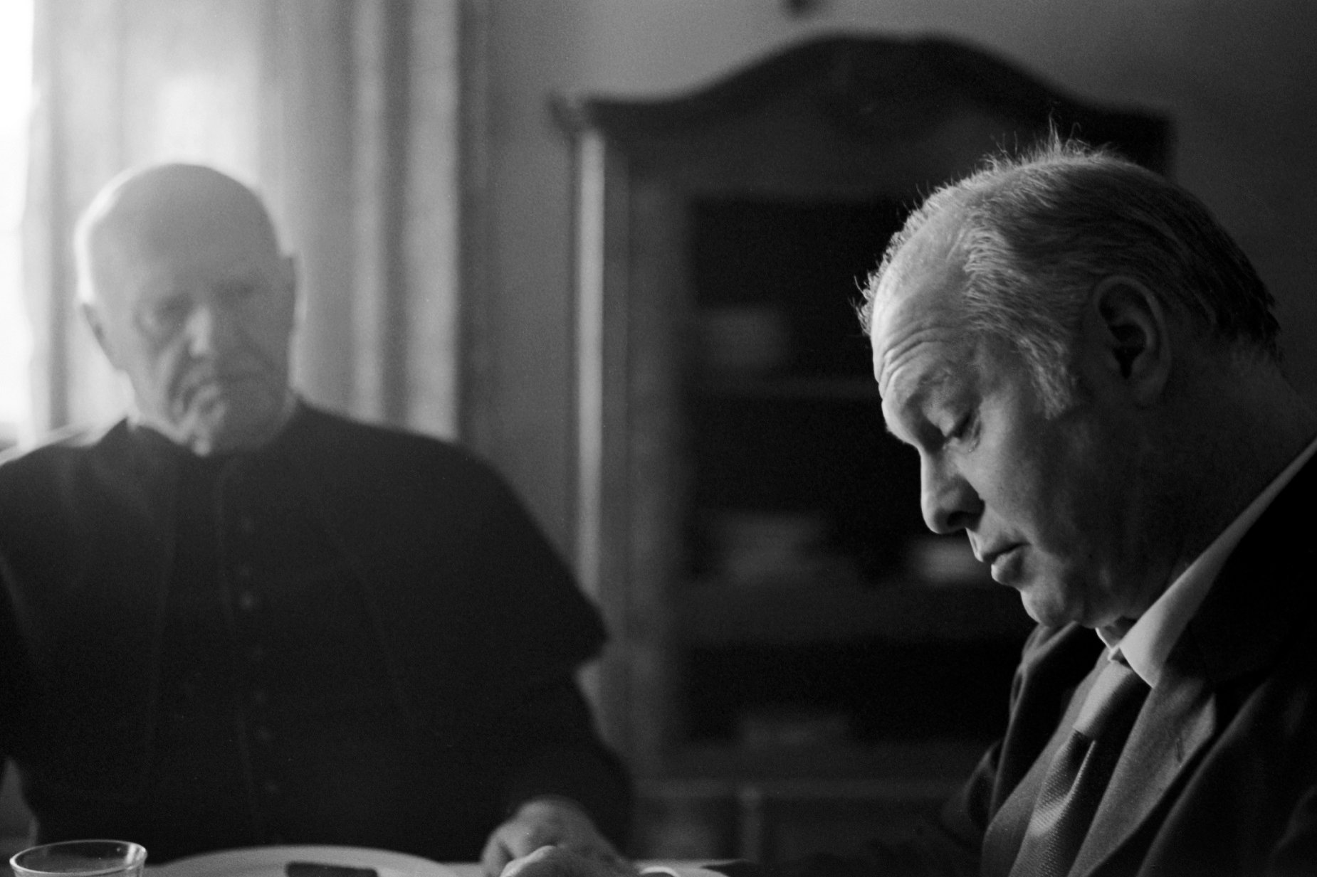 Recomandări Culturale. Vlad Ivanov, în Rolul Unui Ofițer De Poliție Politică Vânător De Preoți. Filmul Pentru Care A învățat Slovacă