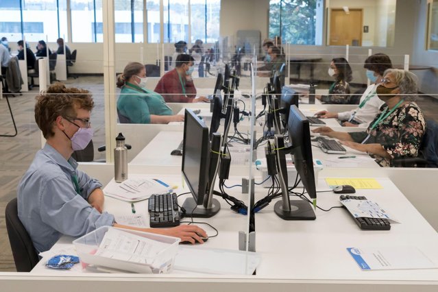 STUDIU. Angajaţii români doresc un program de lucru mai flexibil