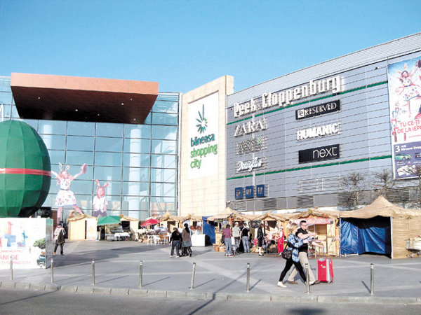Suntem flexibili. Pentru a nu afecta businessurile prezente în mall am decis şi reducerea chiriilor.Vrem să păstrăm un grad de închiriere de 100%