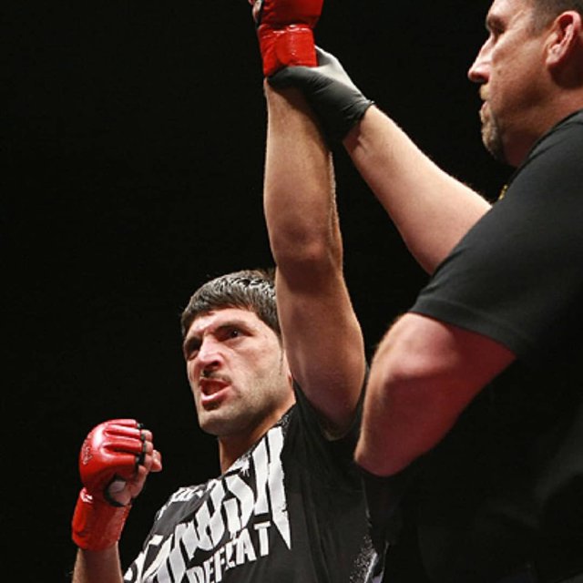 Transformare incredibilă pentru un luptător de MMA. Mexicanul Diego Garijo trăieşte o viaţă dublă