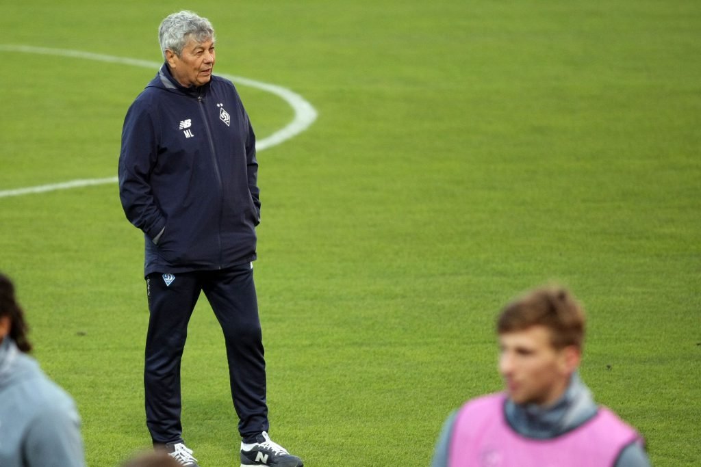 VIDEO | Mircea Lucescu A Dat Zăpada De Pe Teren Cu Lopata, înaintea Primului Meci Oficial Din 2021 | Libertatea