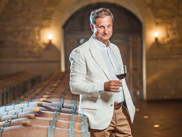 Vinul Negru de Purcari 2015, cu 6 luni în urmă valora 93 de lei, iar acum preţul său a ajuns la 416 lei. Deci, investiţia în vin poate fi rentabilă