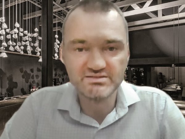 Antreprenorii locali trebuie să aibă ambiţii globale, să se bată în ring pentru idei, a trecut vremea în care ascultam cu orele doar ce spun alţii