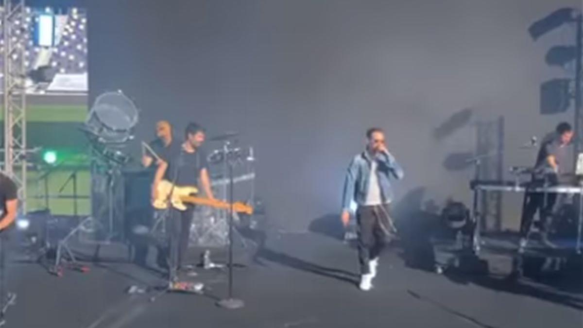 Așa ar putea arăta viitorul: doar cei vaccinați au avut voie la primul concert în aer liber din Tel Aviv, de la începutul pandemiei