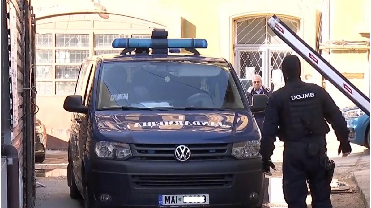 Au fost arestați trei din cei șapte polițiști de la Secția 16, acuzați de tortură. Audierile au durat peste zece ore