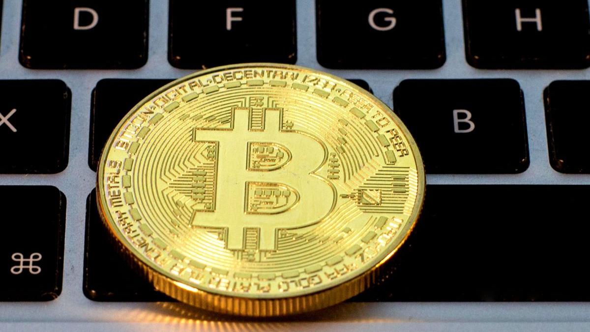 Bitcoin a atins un nou record – 60.000 de dolari. Creştere de 570% în ultimele 12 luni