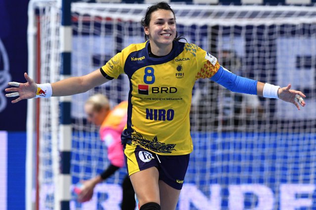 CSM Bucureşti, victorie categorică la Vâlcea în primul duel românesc din istoria Ligi Campionilor. ”Tigroaicele” au prima şansă de calificare în sferturi