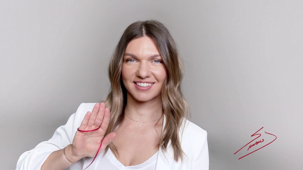 Cat costa noul parfum lansat de Martisor de Simona Halep