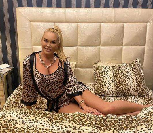 Ce sumă colosală cere Vica Blochina pentru un pupic! Răspunsul fabulos al blondinei: ”Te rog” / FOTO