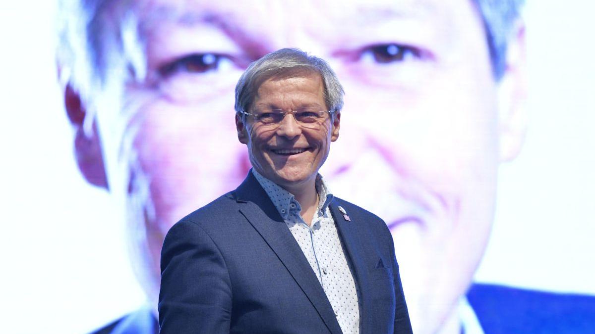Dacian Cioloș, testat pozitiv cu COVID-19 | VIDEO