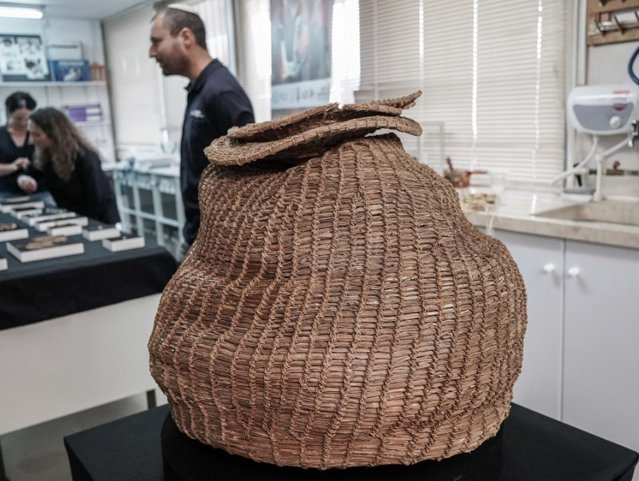 Descoperire istorică. Cel mai vechi coş ţesut, de peste 10.000 de ani, a fost găsit în Israel
