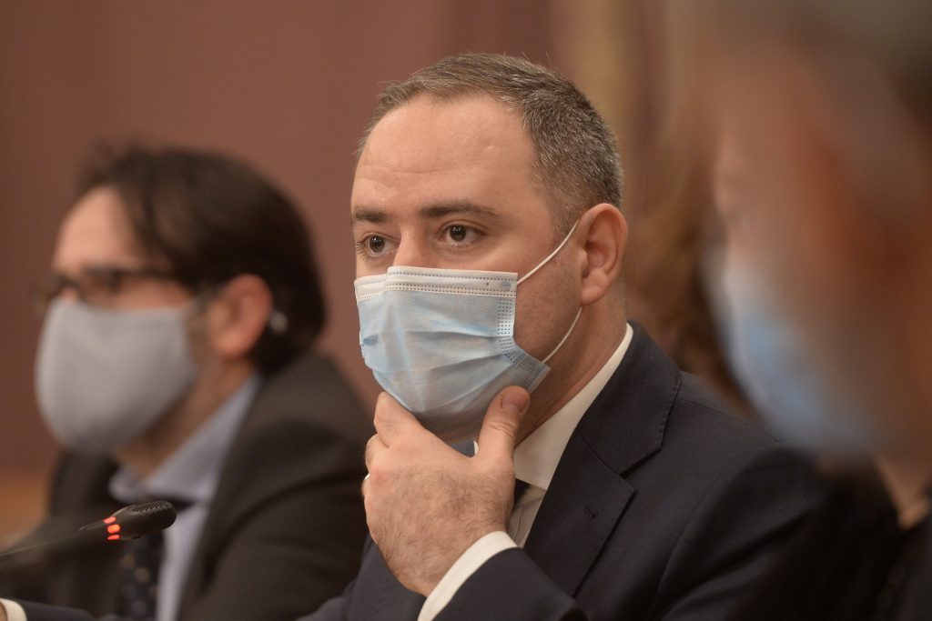 Finanțele Trag Linie: în 2020 S-au Plătit 25 De Miliarde De Lei Pentru Sporuri, Prime, Premii și Alte Indemnizații