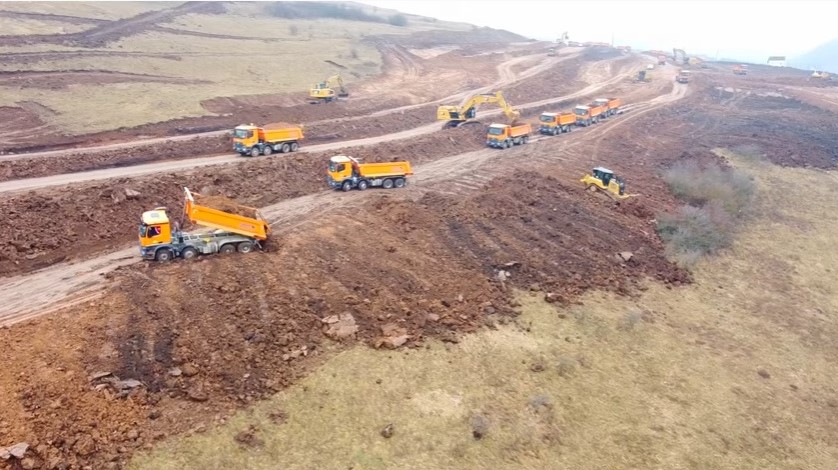 Încă o piedică pe Autostrada Transilvania: Compania de Autostrăzi a reziliat contractul cu constructorul român Straco, după ce progresul din ultimele 5 luni pe tronsonul Chețani