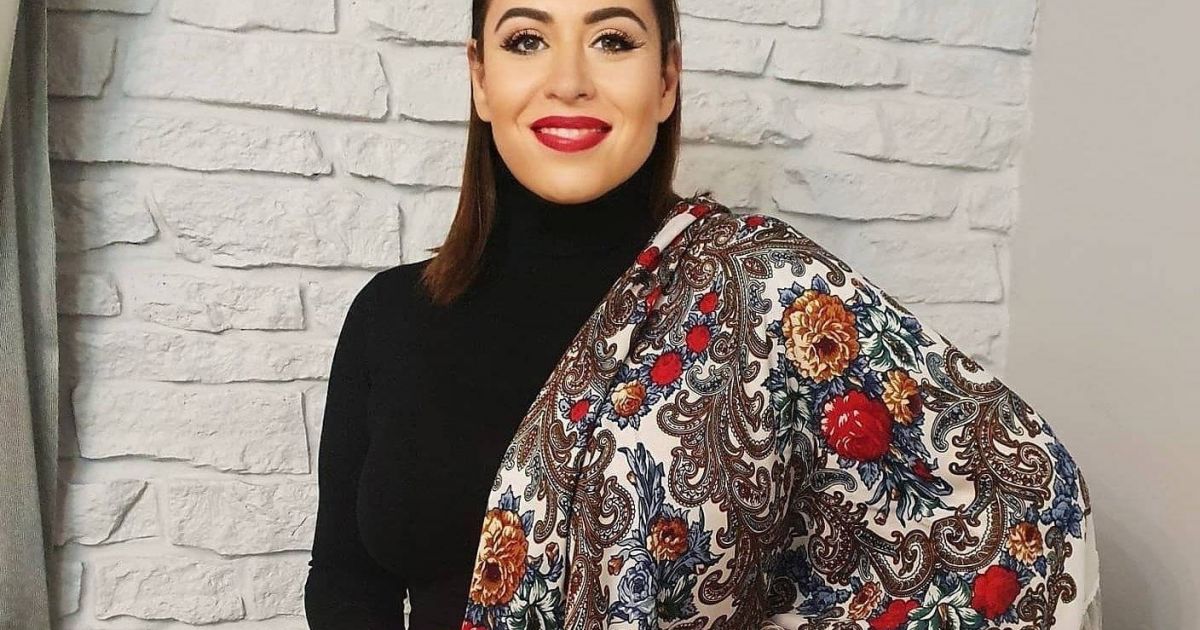 Oana Roman, reacție dură după ce a fost acuzată că și-a trucat picioarele în fotografii! Vedeta le-a arătat fanilor poza originală: ”Să mergeți să-i înjurați pe cei care v-au instigat”