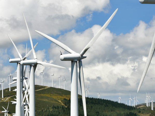 România va fi polul eolian şi solar al UE. Printre proiectele fanion deja montate de grupul Monsson se află investiţia de 1 mld. euro a grupului CEZ în localităţile dobrogene Fântânele şi Cogealac