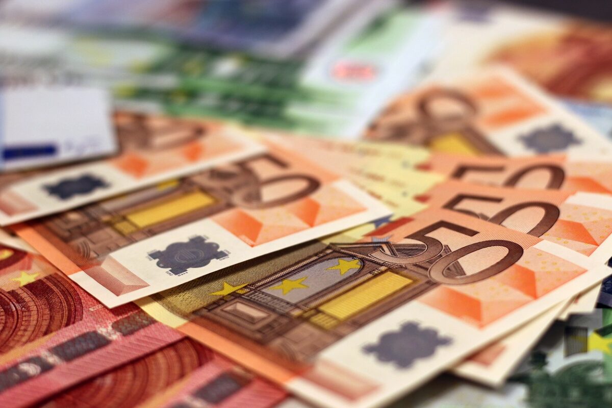 Șase companii, amendate cu 1,4 milioane de euro pentru că s-au înțeles să fixeze prețurile
