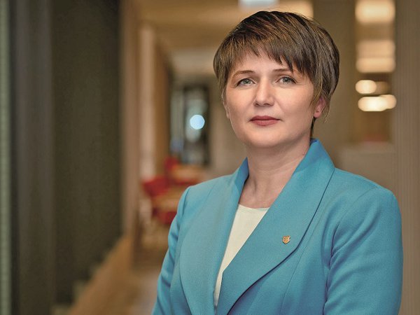 Se pare că vom trece mai uşor decât am crezut iniţial peste criza economică şi suntem optimişti. Pentru clienţii care nu-şi pot relua plăţile pregătim soluţii de restructurare flexible
