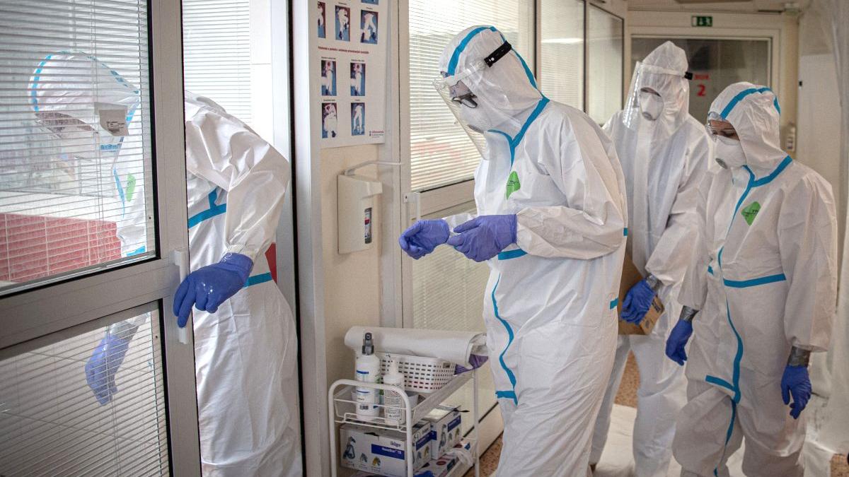 Studiu controversat: Marea Britanie infectează persoane sănătoase cu coronavirus