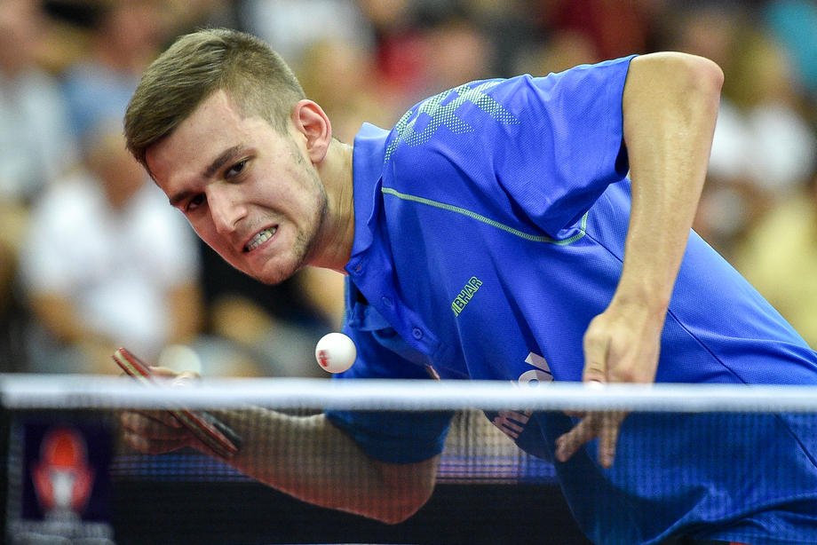 VIDEO | Cristian Pletea, Jucător Român De Tenis De Masă, Derapaj La Un Meci Cu Un Adversar Din Asia. „Dacă-i F.. Una în Freză îi Sare și Capul, și Paleta”