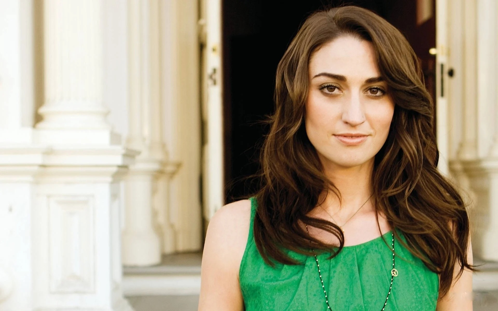 Sara Bareilles și-a dezvăluit în sfârșit logodna cu Joe Tippett
