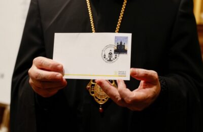 Vatican – timbru de 1,35€ pentru Ucraina. Imaginea, o mărturie